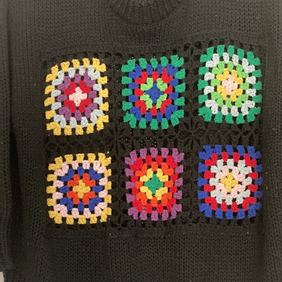 Black patterned sweater - Picture 3 of 4